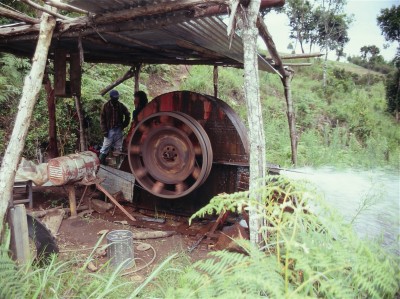 手作りの水車小屋